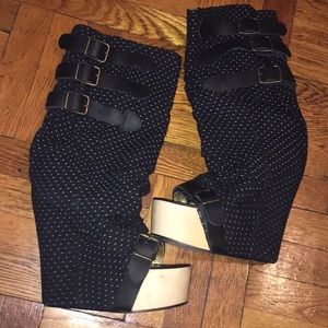 Peep toe Wedge sandals